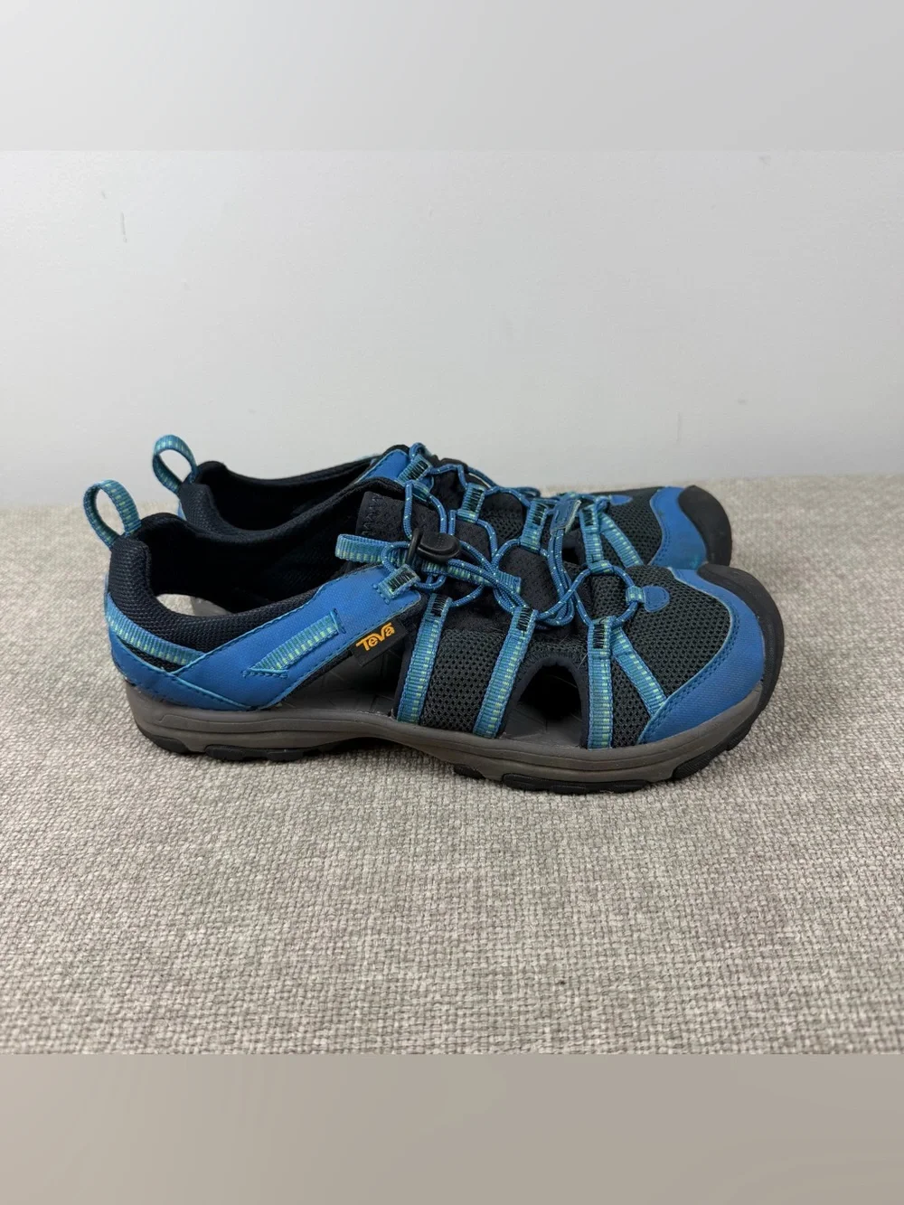 Teva Manatee Sandals Blue Black Closed Toe Sport Hiking Water Big Kid Size 6